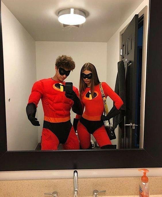 Pareja disfrazada de Los Increíbles