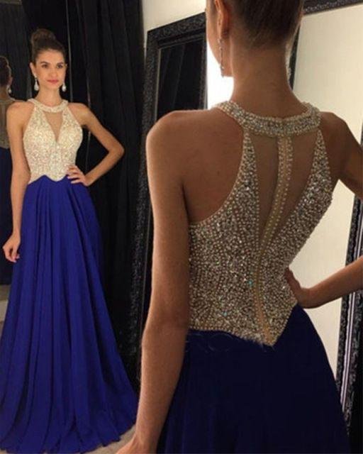 Vestido azul con espalda transparente y pedrería
