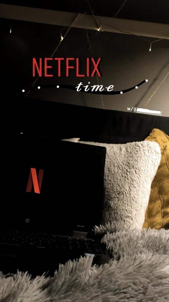 Pantalla de Netflix con texto escrito encima