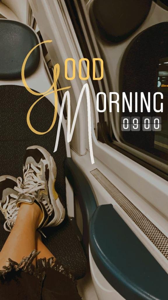 Pies en el tren con el texto Good Morning