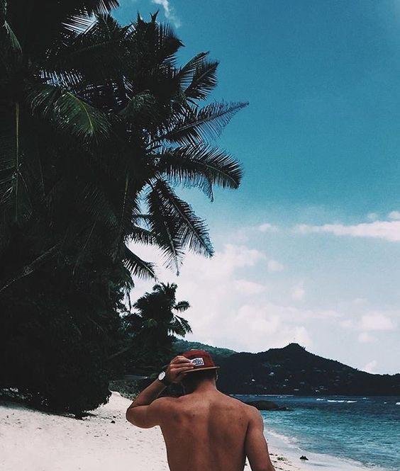 24 poses para chicos que funcionan en cualquier foto