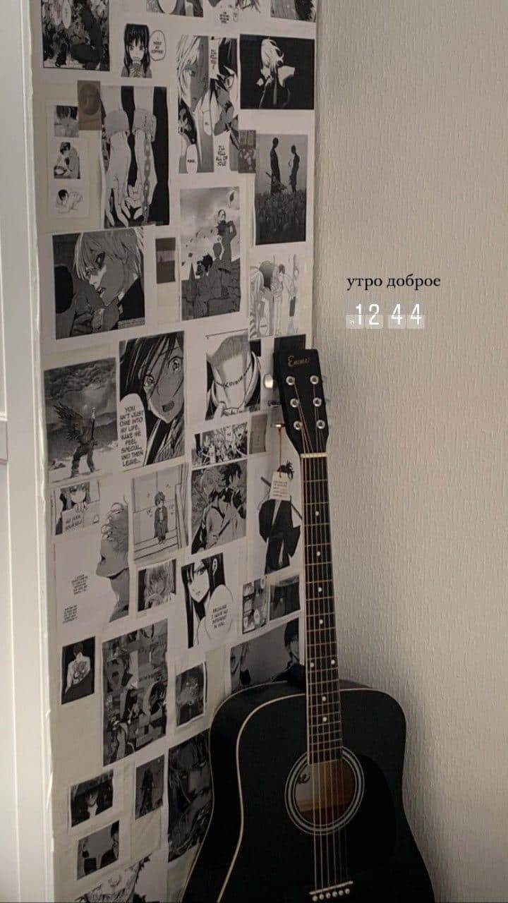 Collage de fotos en blanco y negro con una guitarra apoyada