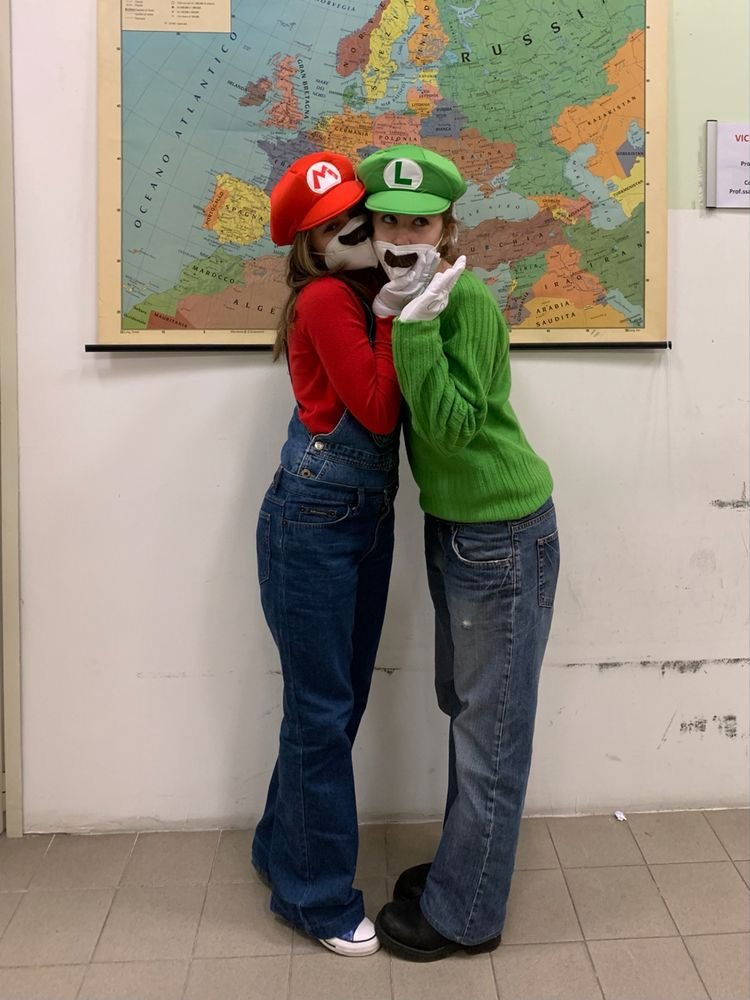 Disfraz de Joker con maquillaje y chaqueta roja