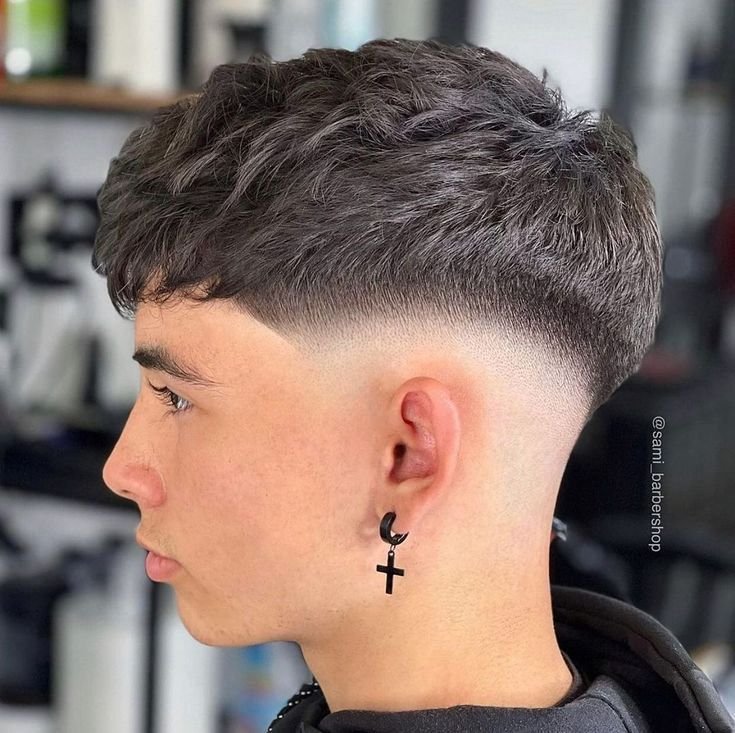 Corte de cabello masculino: Fade Alto y Ajustado