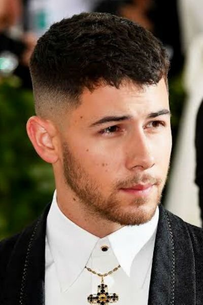 Corte de cabello masculino: Corte Caesar