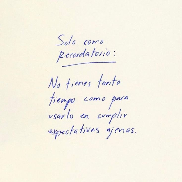 Frase escrita a mano sobre las expectativas ajenas
