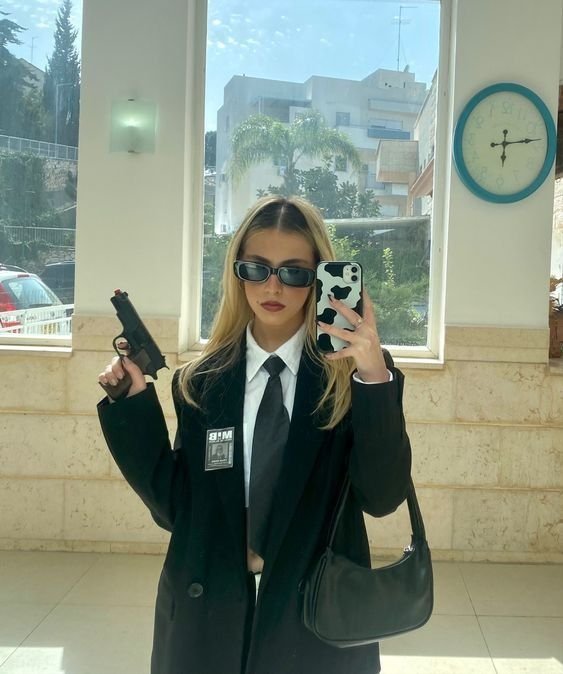 Disfraz de agente con traje negro y corbata