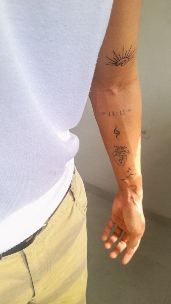 Tatuaje minimalista: Líneas y Formas Geométricas