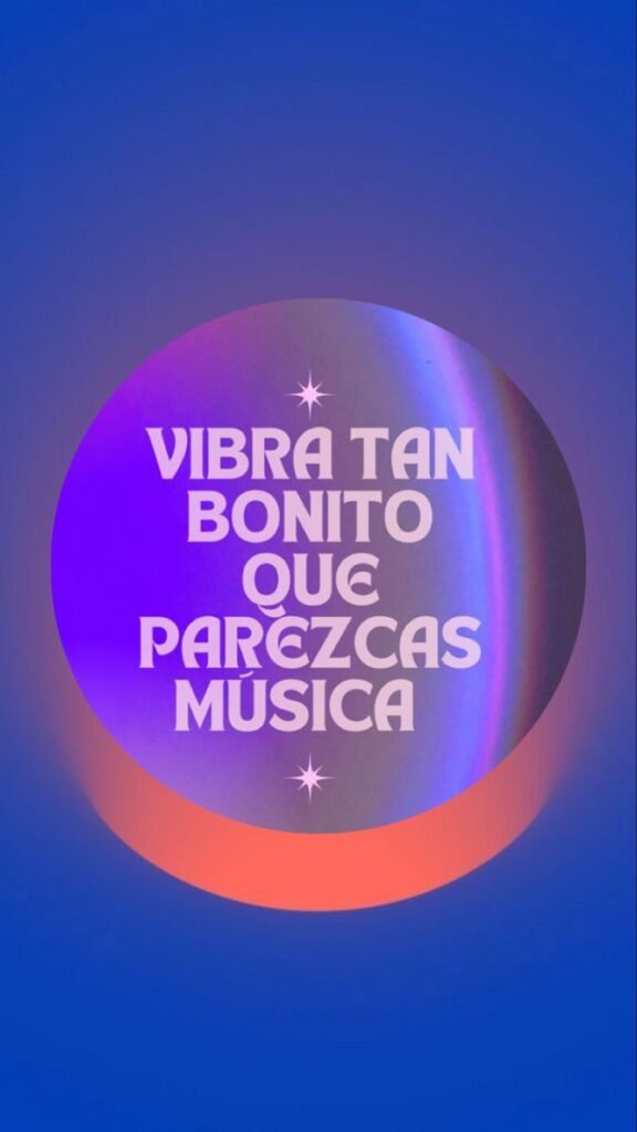 Frase sobre un degradado morado: vibra tan bonito que parezcas música