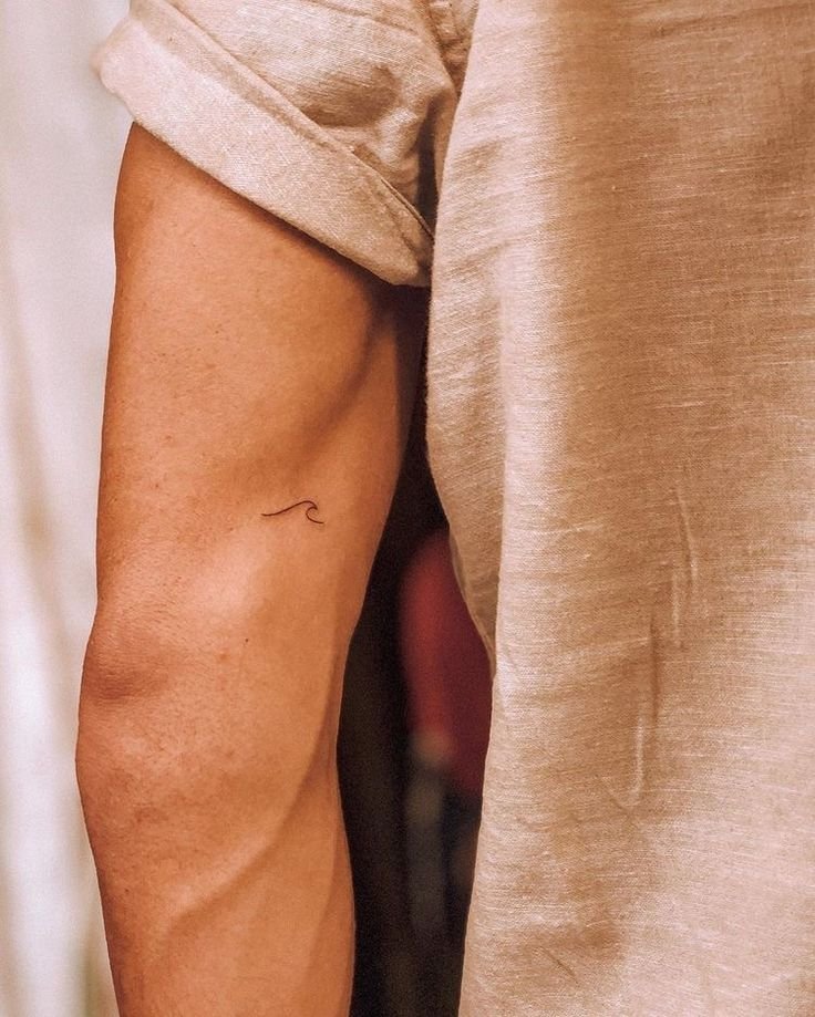 Tatuaje minimalista: Líneas Finas
