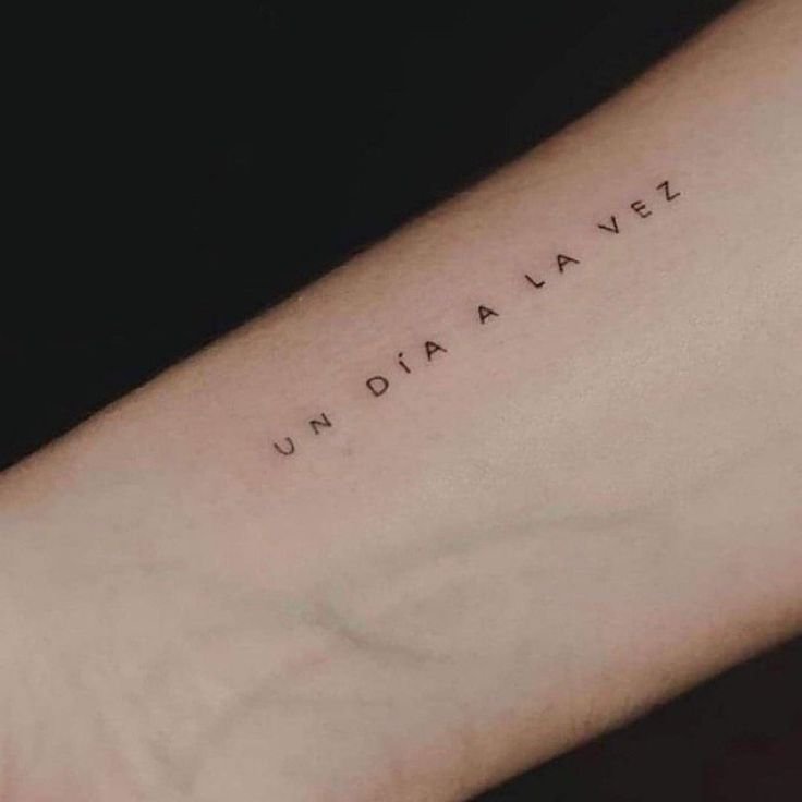 Tatuaje minimalista: Frases Cortas