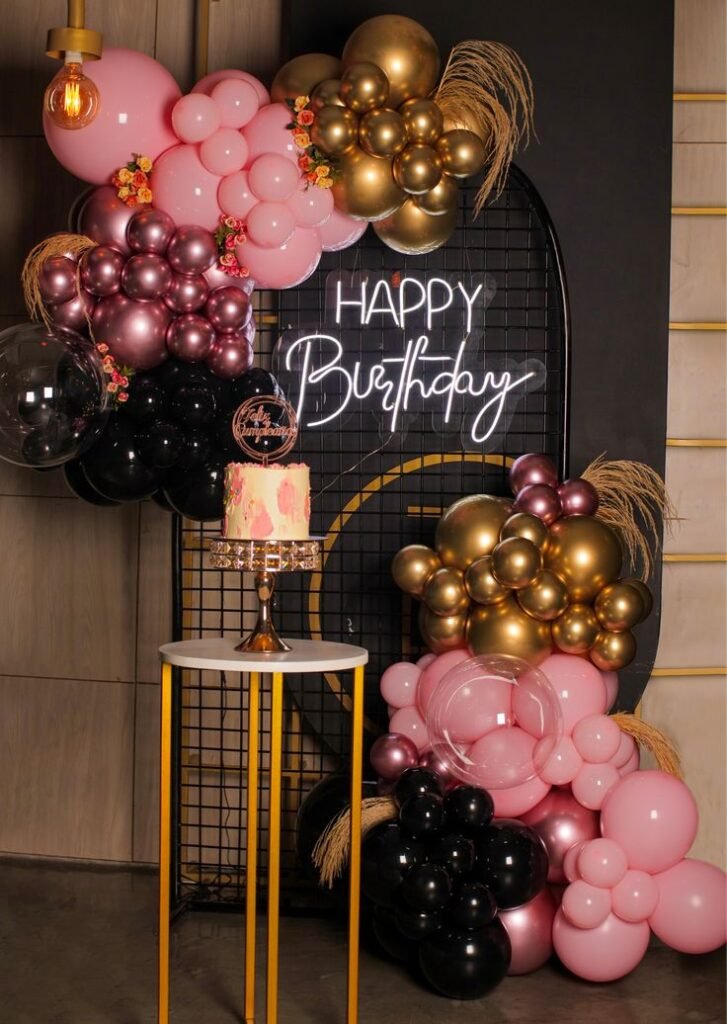 Montaje en rosa, negro y dorado con cartel de Happy Birthday