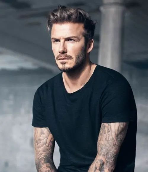 Corte de pelo para hombre: Pompadour discreto