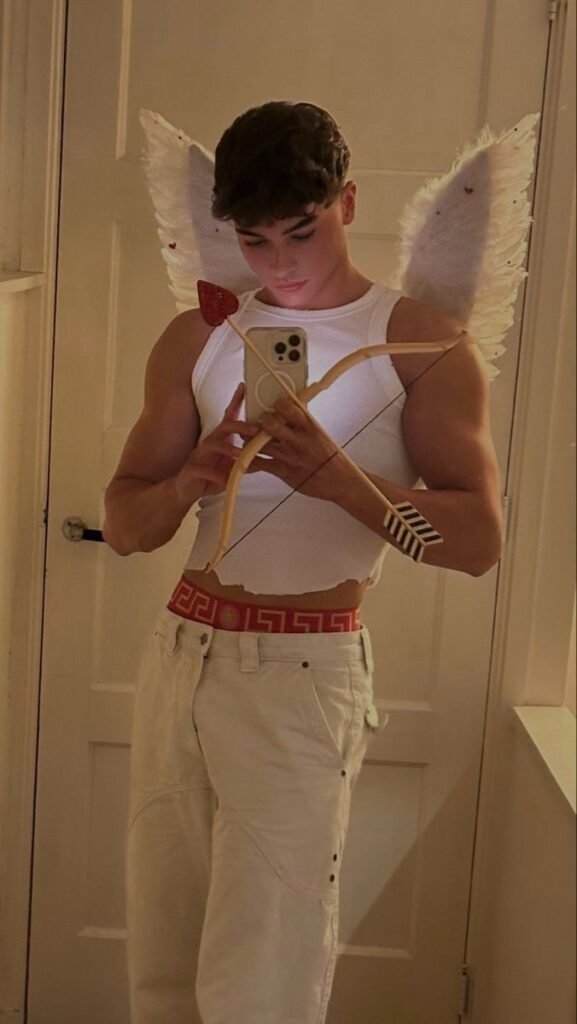 Disfraz de Cupido con alas y arco