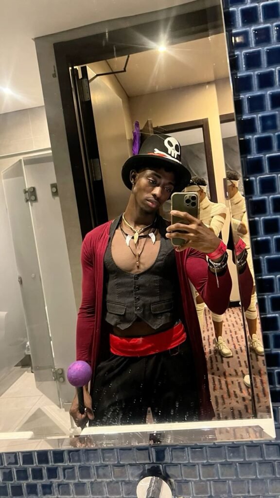 Disfraz de pirata con sombrero y chaleco