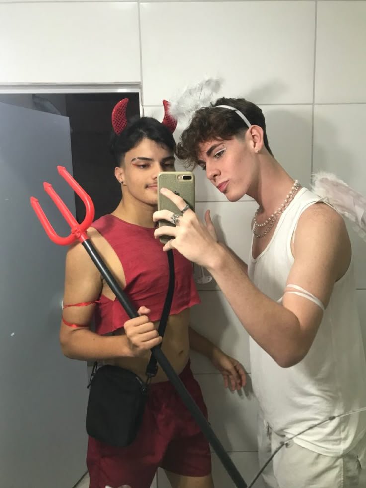 Disfraz de pareja de ángel y diablo