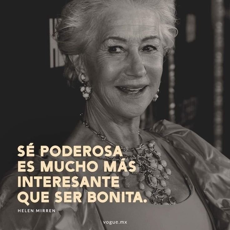 Retrato en blanco y negro con una frase sobre ser poderosa