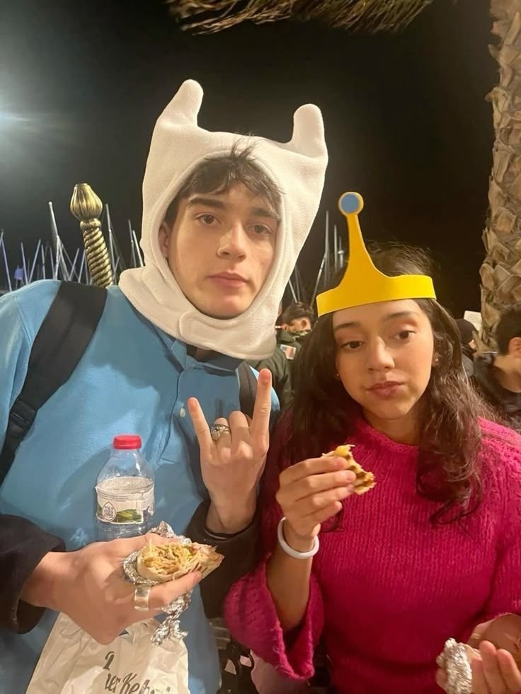 Pareja disfrazada de Hora de Aventuras