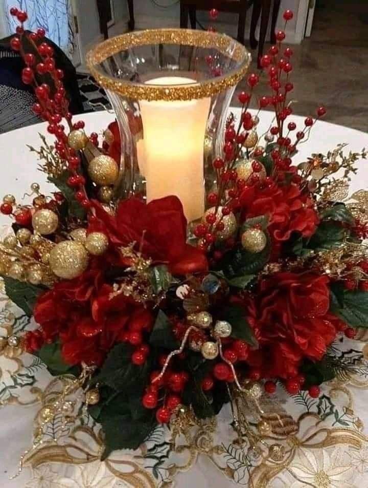 Centro con hortensias rojas y farol de cristal